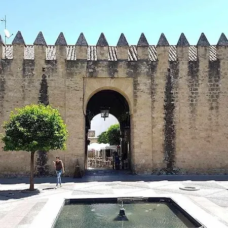 Fantastico Junto A La Juderia