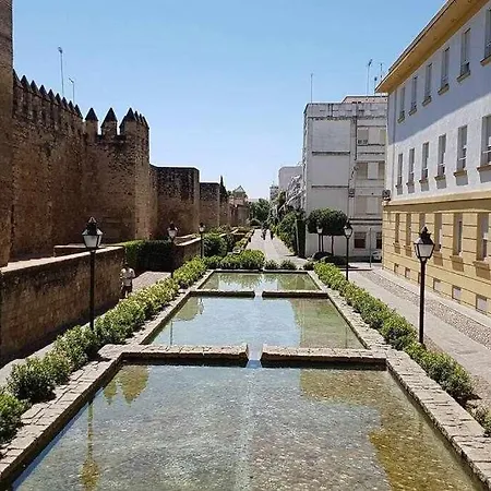 Fantastico Junto A La Juderia Córdoba